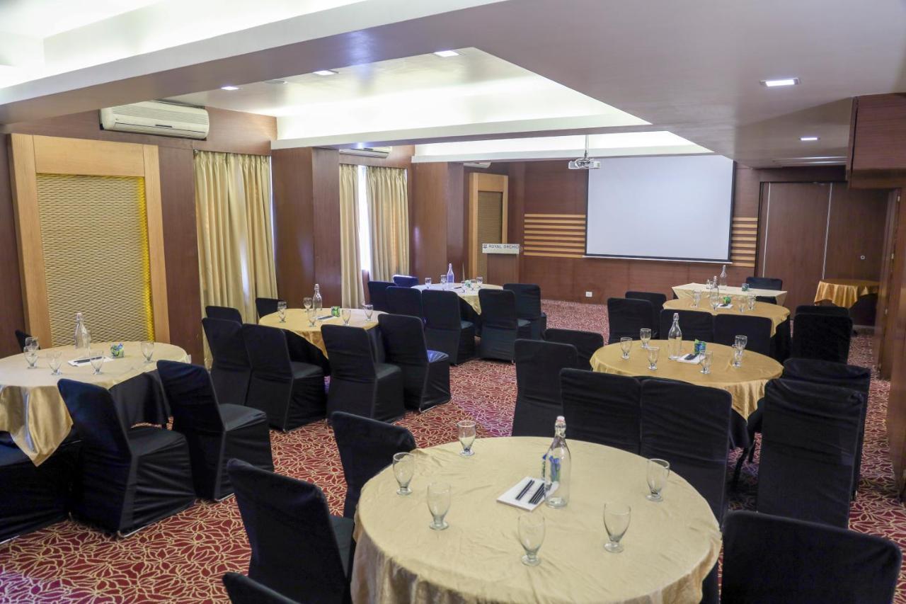 Royal Orchid Golden Suites Pune Dış mekan fotoğraf