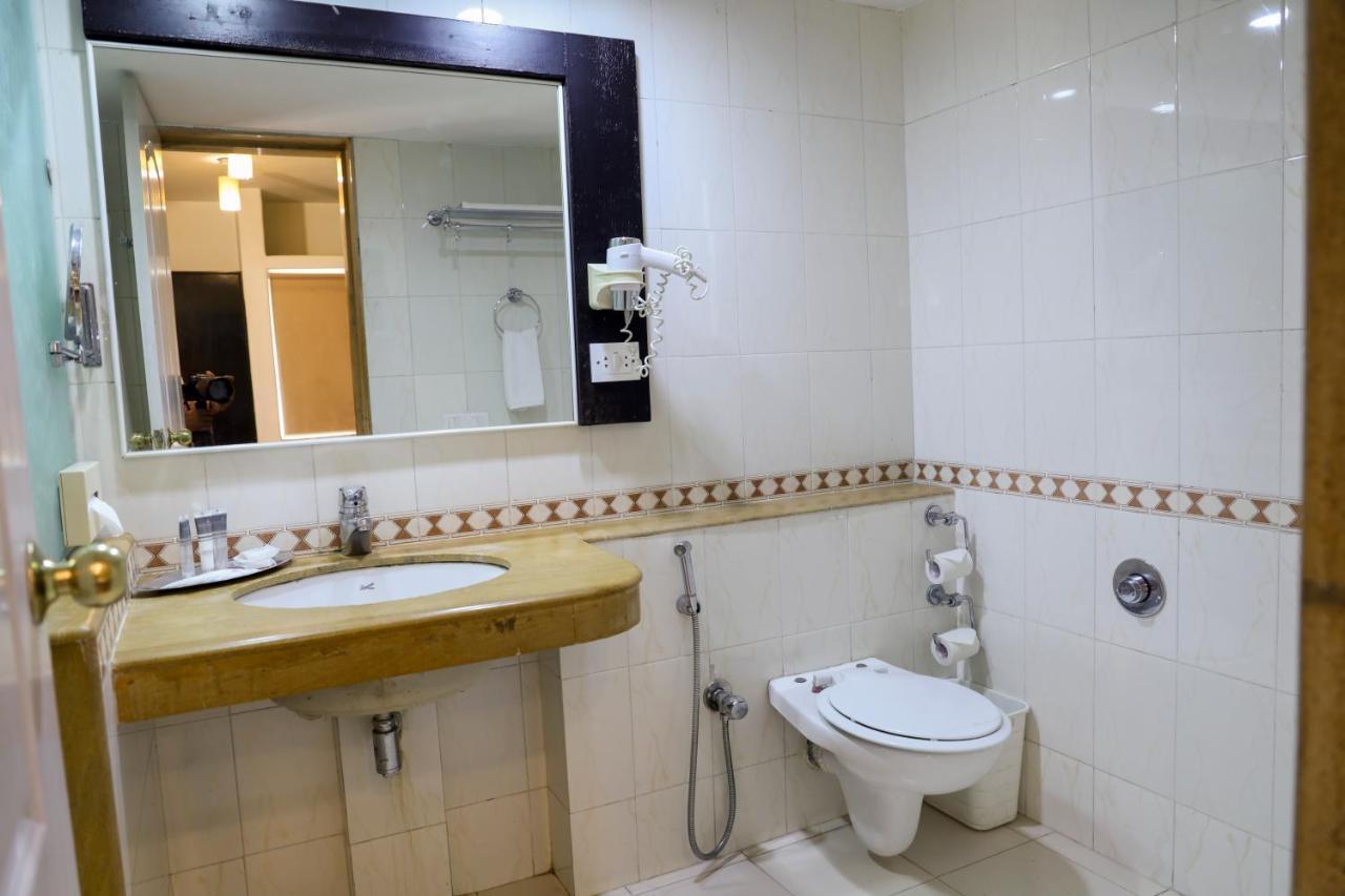Royal Orchid Golden Suites Pune Dış mekan fotoğraf