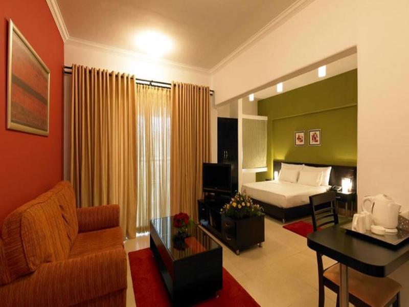 Royal Orchid Golden Suites Pune Dış mekan fotoğraf