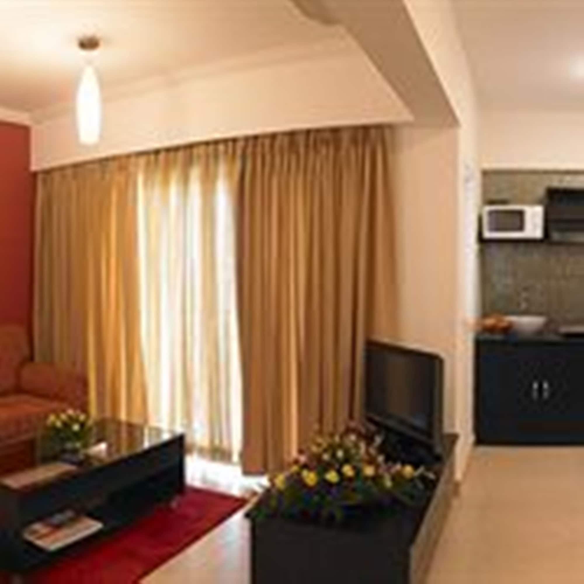 Royal Orchid Golden Suites Pune Dış mekan fotoğraf
