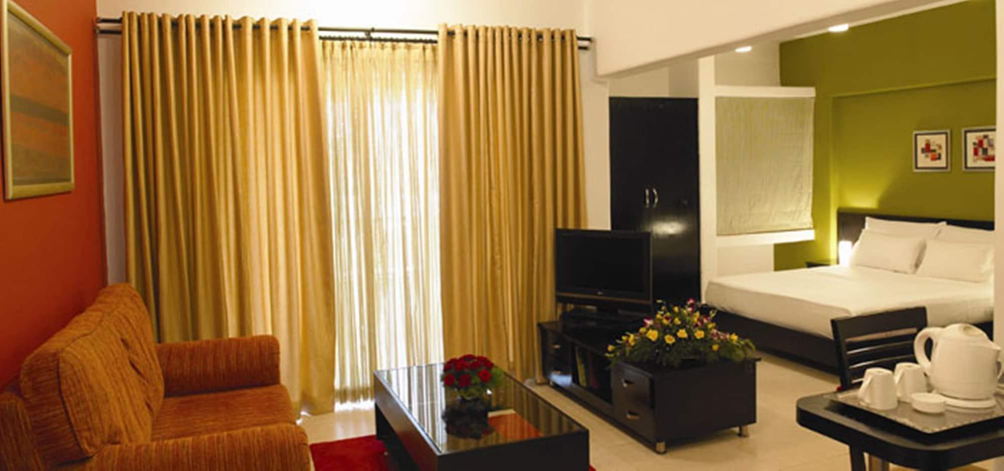 Royal Orchid Golden Suites Pune Dış mekan fotoğraf