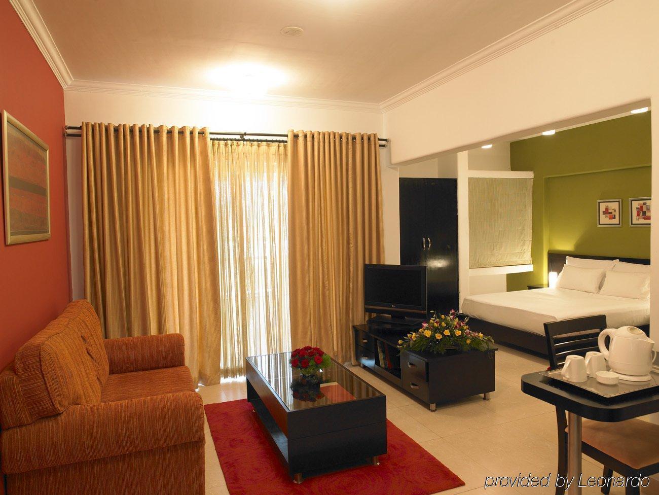 Royal Orchid Golden Suites Pune Oda fotoğraf