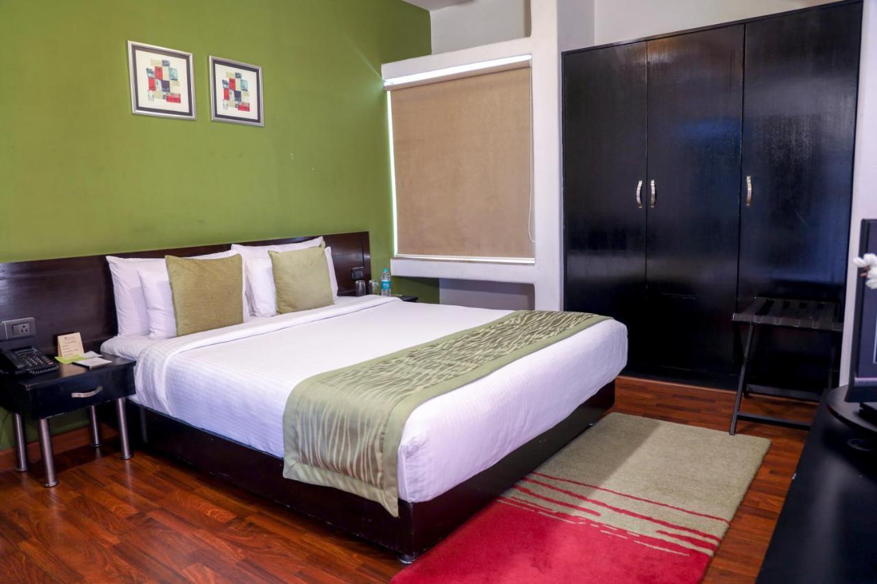 Royal Orchid Golden Suites Pune Dış mekan fotoğraf