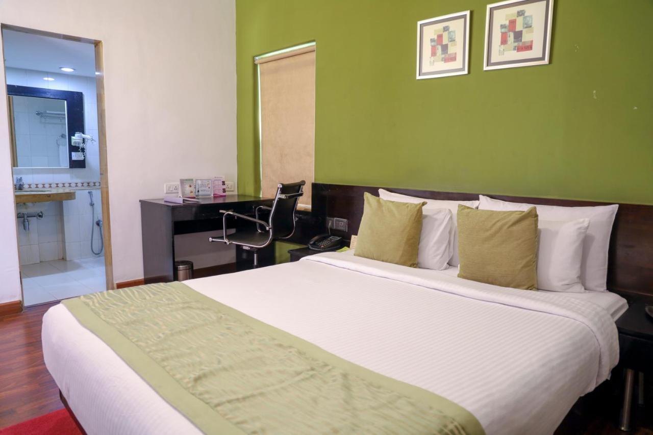 Royal Orchid Golden Suites Pune Dış mekan fotoğraf