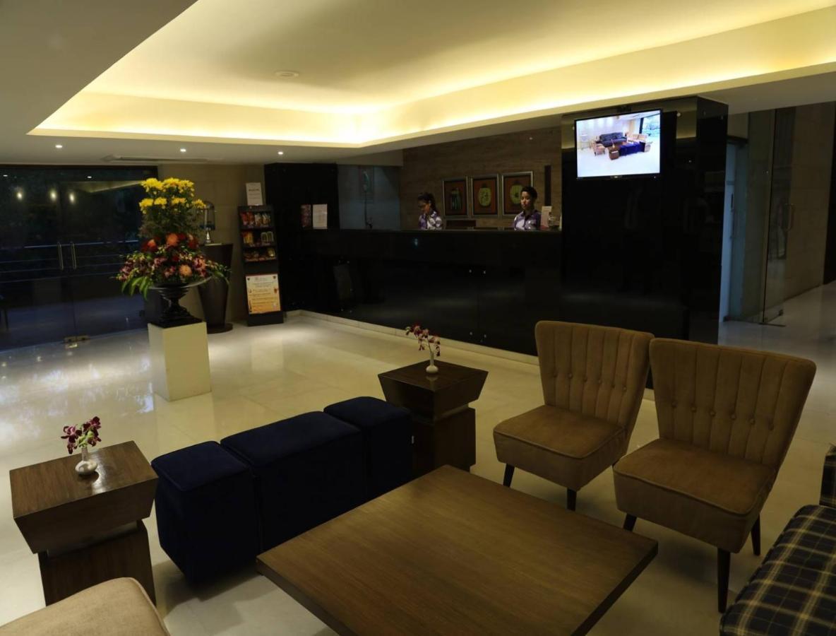 Royal Orchid Golden Suites Pune Dış mekan fotoğraf