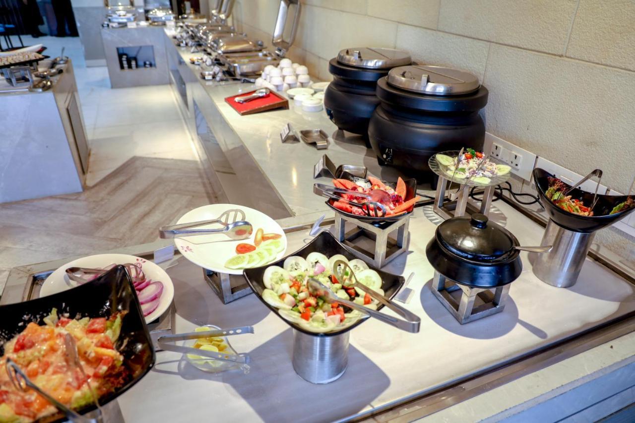 Royal Orchid Golden Suites Pune Dış mekan fotoğraf