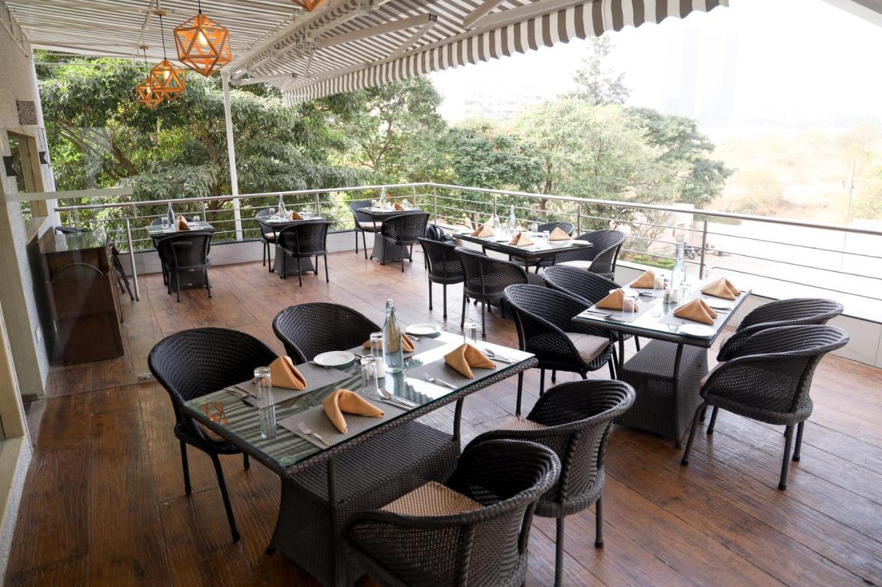 Royal Orchid Golden Suites Pune Dış mekan fotoğraf