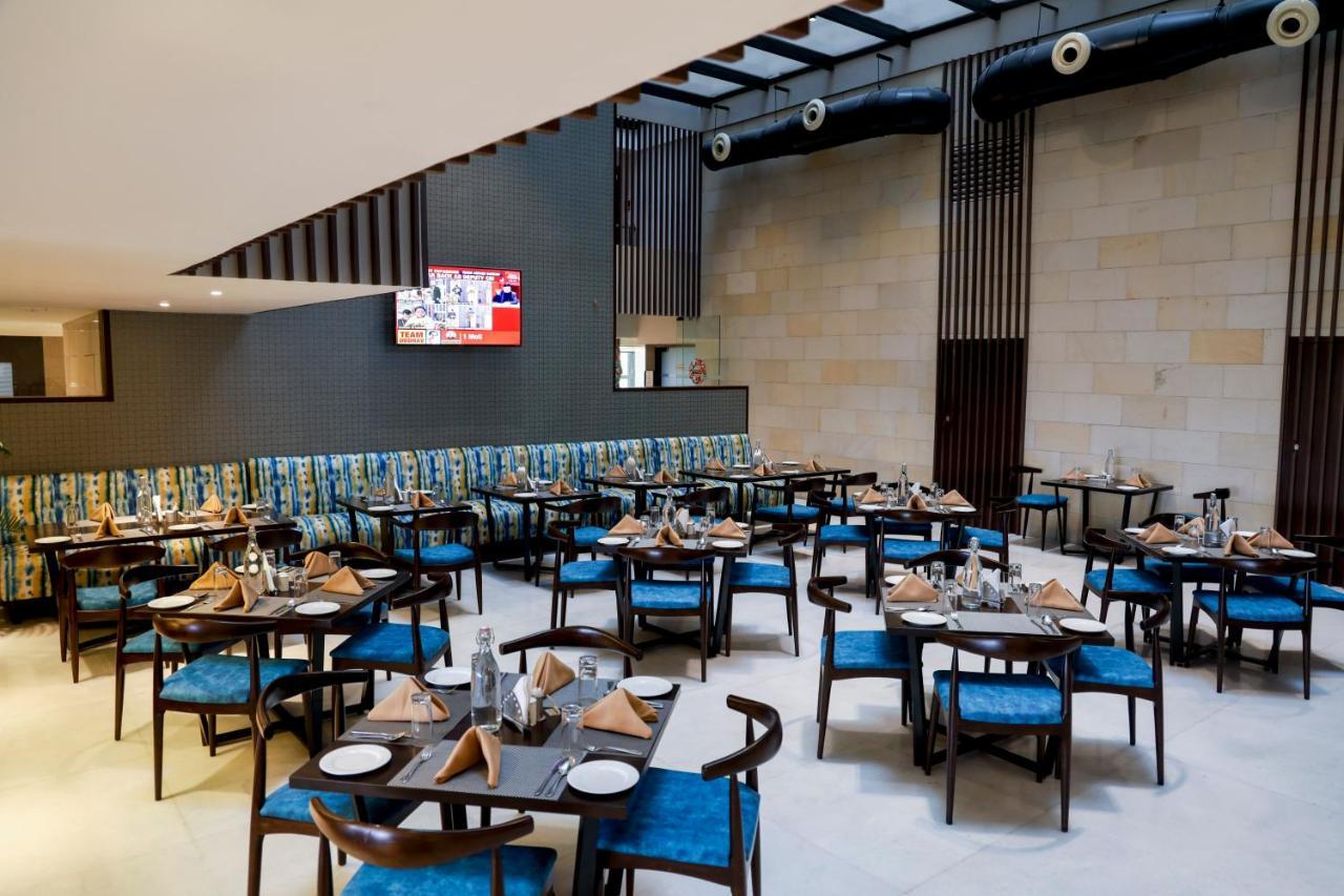 Royal Orchid Golden Suites Pune Dış mekan fotoğraf